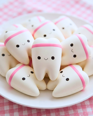 Viral Taba Jumbo Tooth Slow Rise Squishy-W