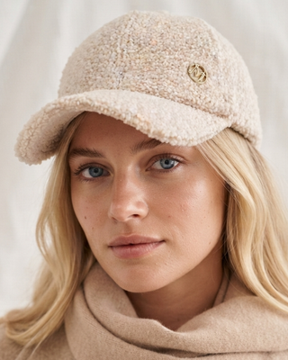 Pre-Order Fur Curved Brim Teddy Fabric Caps-W