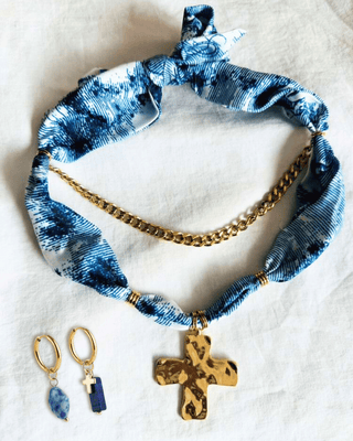 Scarf Chain Hammered Cross Necklace & Earring Set Blue-W