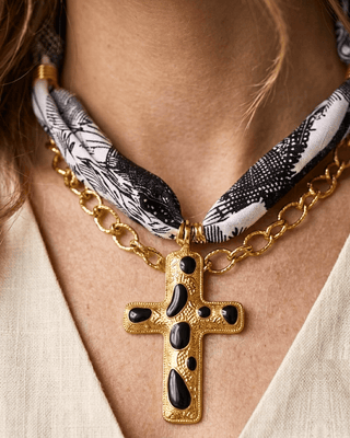 Faith Scarf Chain & Gold Enamel Cross Necklace Black & White-W