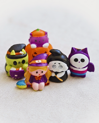 Viral Halloween Squishy in a Tub-W