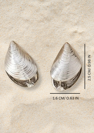 Oyster Shell Stud Earrings (Silver)