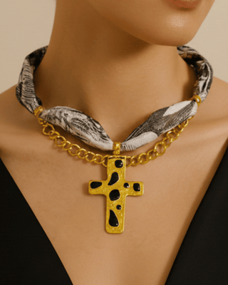 Faith Scarf Chain & Gold Enamle Cross Necklace Black & White-W
