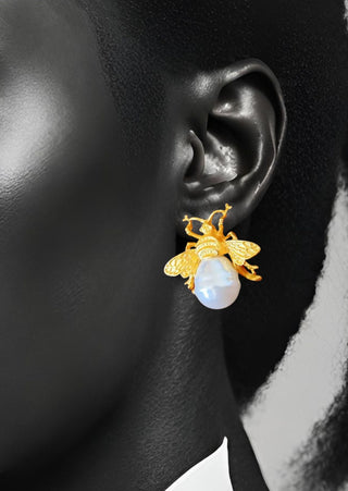 Gold-Plated Pearl Bee Stud Earring-W