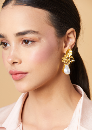 Nightshade Floral Earring with MOP