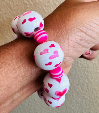 Valentine’s Pink on White Heart Pattern Chunky Bead Bracelet-W